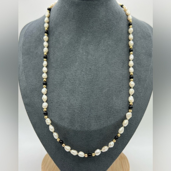 Vintage Jewelry - Vintage 14k plum gold pearl and onyx necklace Imperial Pearl Syndicate 1941